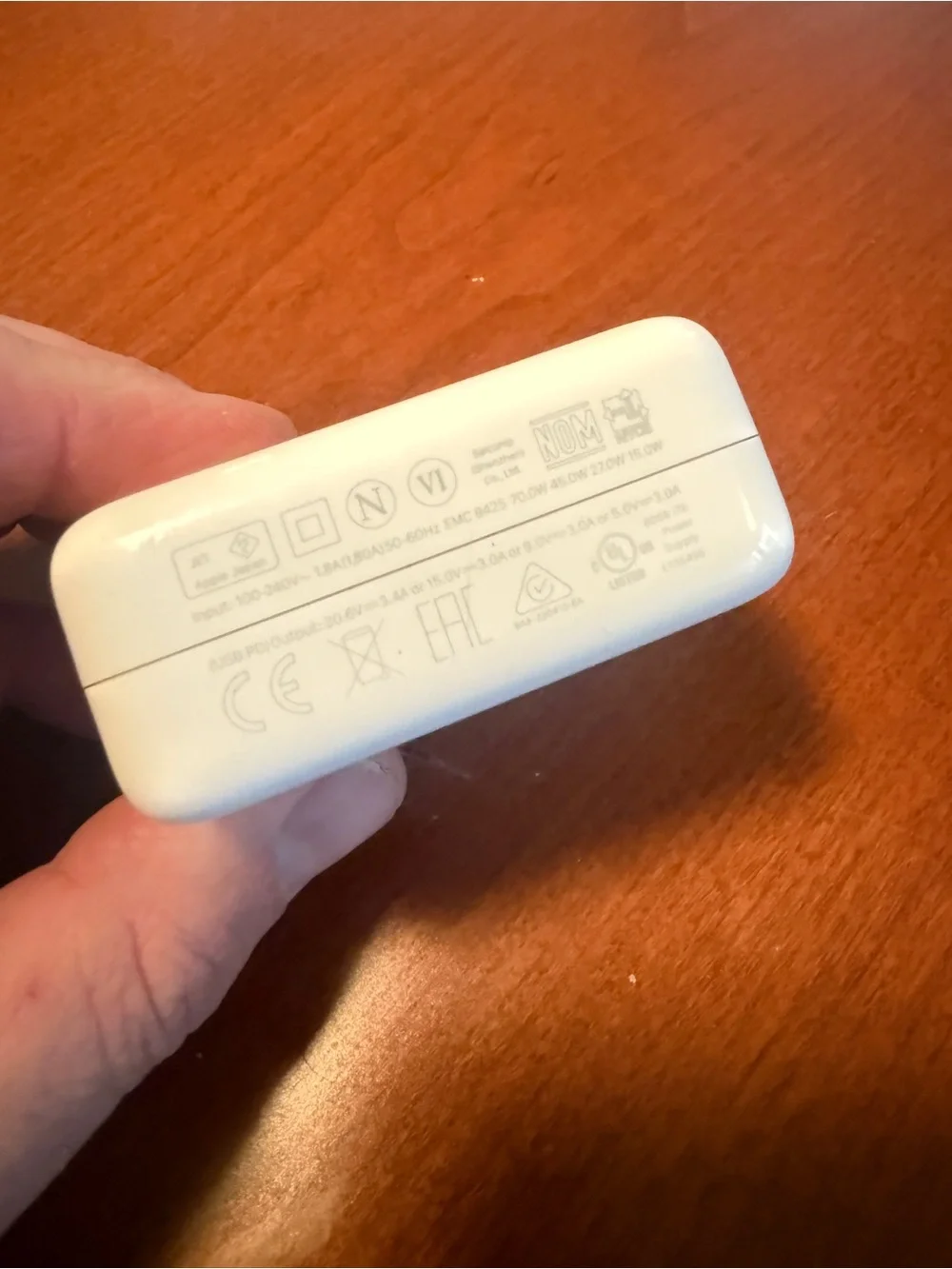 Apple USB-C Power Adapter 70 Watt